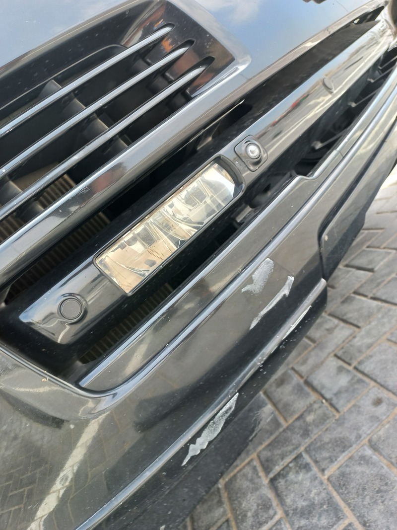 Used 2013 Range Rover Vogue SE for sale in Abu Dhabi